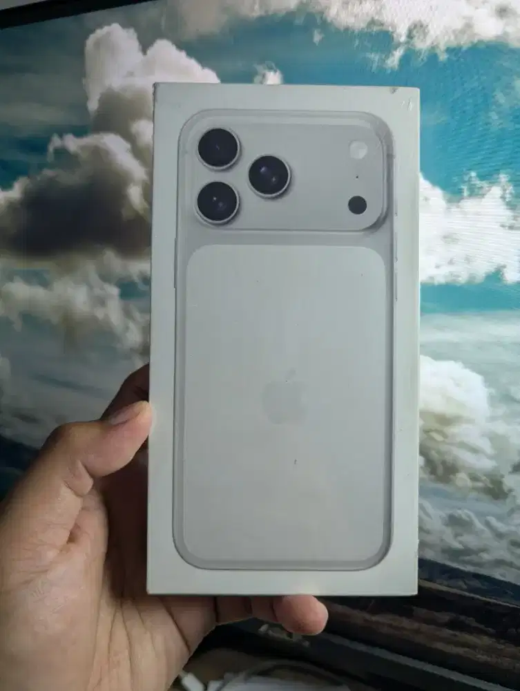 17 PRO MAX 256 GB BNIB IBOX SILVER