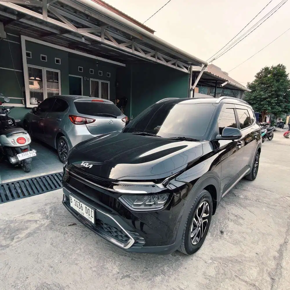 Kia Carens 2023 Premier low KM Jual Cash