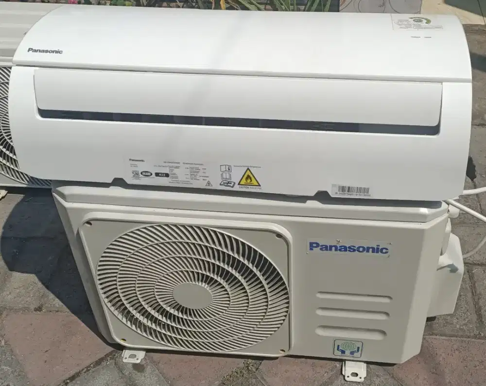 Jual ac panasonic 1/2 pk r 32 lowatt  350 watt kondisi 95% ori semu