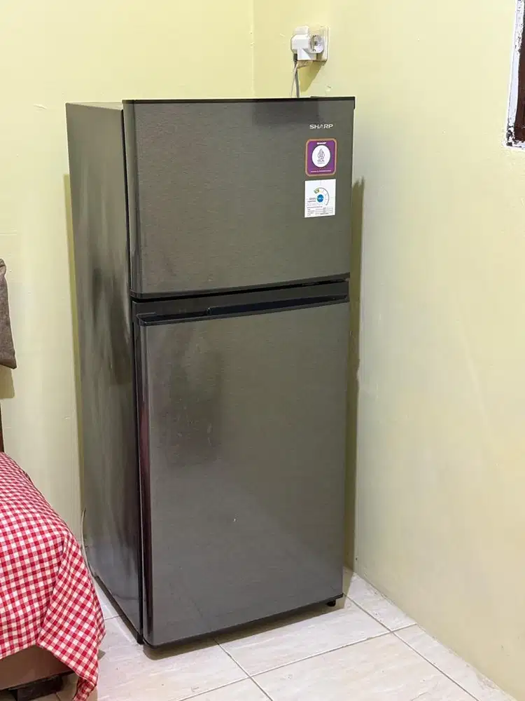 DIJUAL KULKAS SHARP SJ-195 SECOND LIKE NEW
