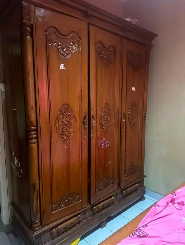 Lemari Kayu jati