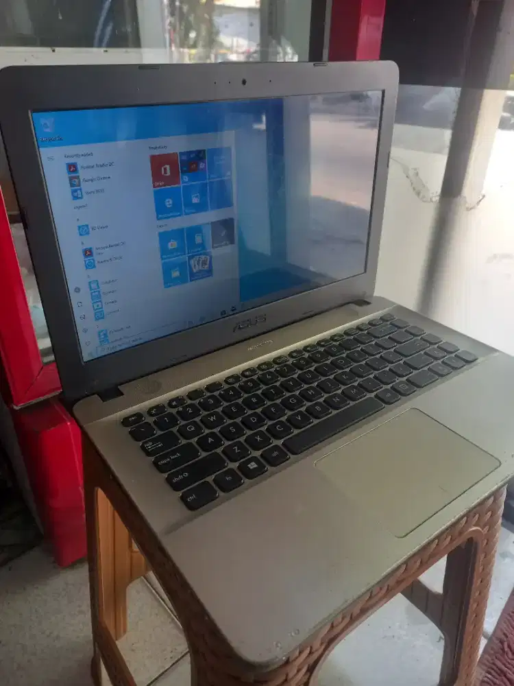 Laptop Asus sdh SSD