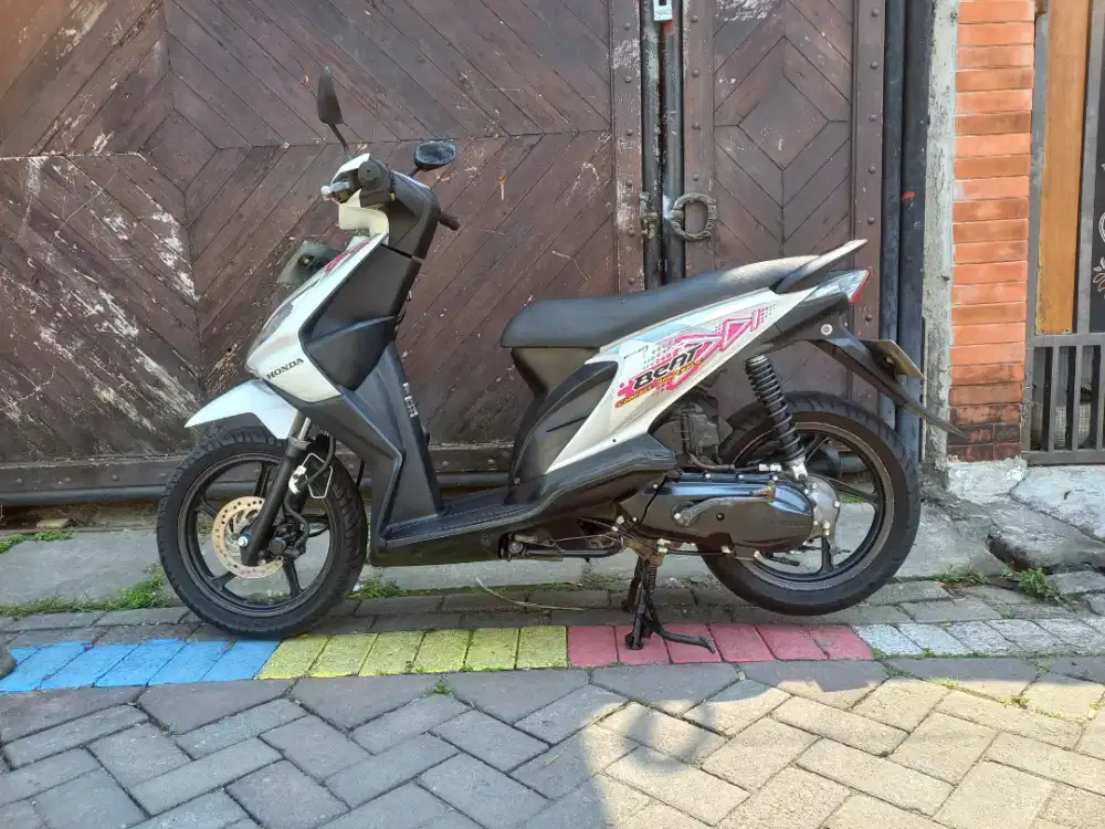 Jual honda beat 2011