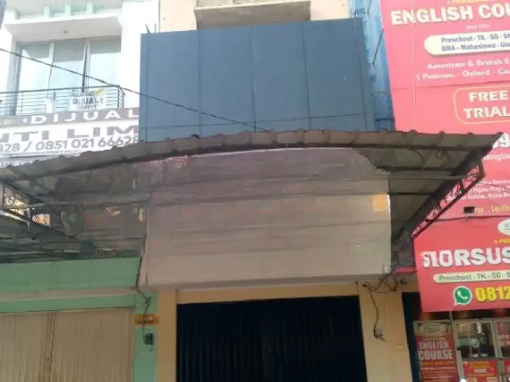 Disewa Ruko 2,5 lantai Boulevard, Harapan Indah, Lokasi sangat strategis