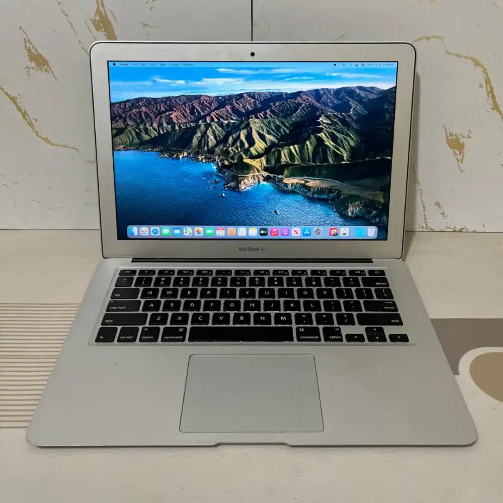 Forsale, Macbook Air 13-inch, Early 2017.