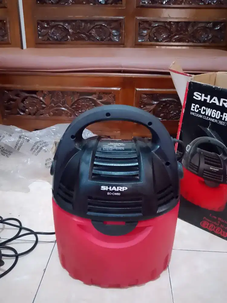 VACUUM CLEANER SHARP EC-CW60-R