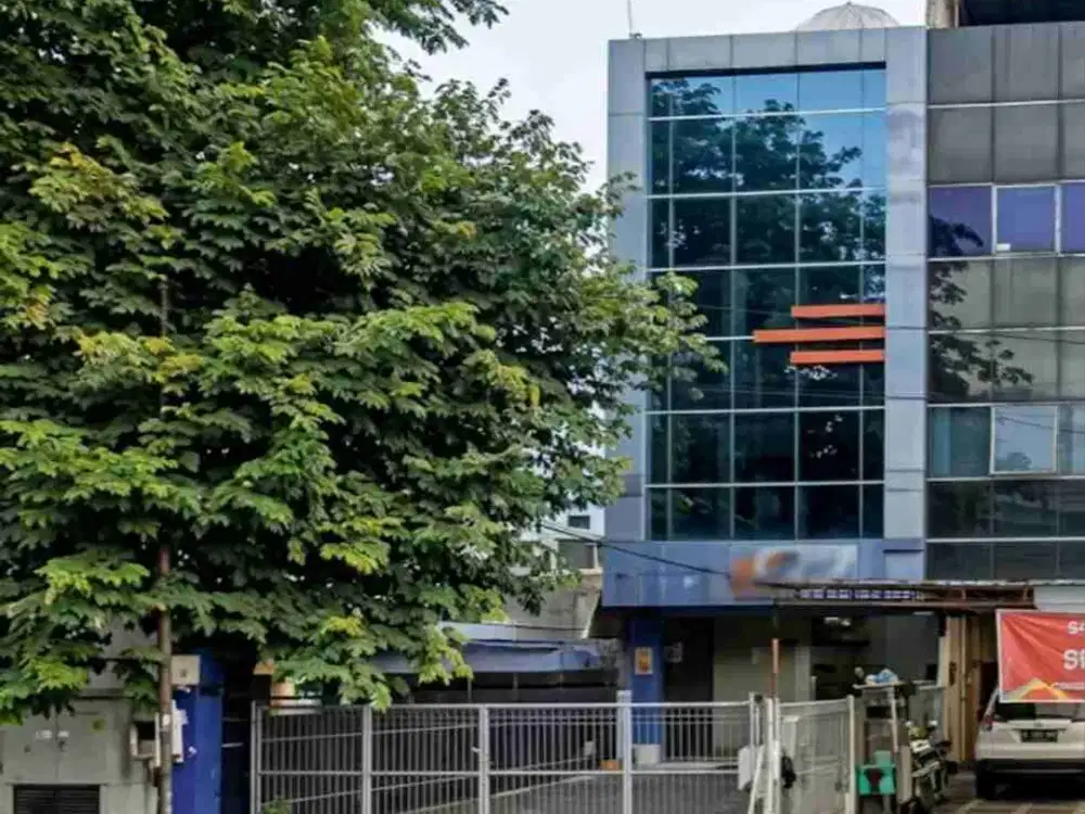 Strategis Rawamangun! Bangunan 3 Lantai LT 229 m² – LB 415 m²|| Best Price