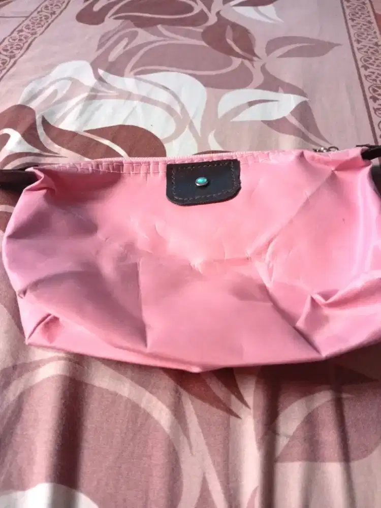 Tas makeup dan dompet pria