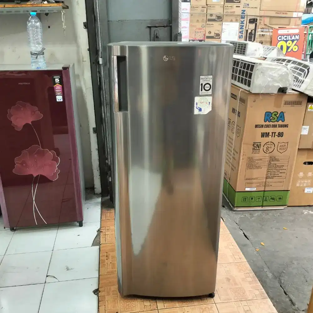 Jual frizer kulkas merk LG 6rak kondisi normal pemkin pribadi no minus