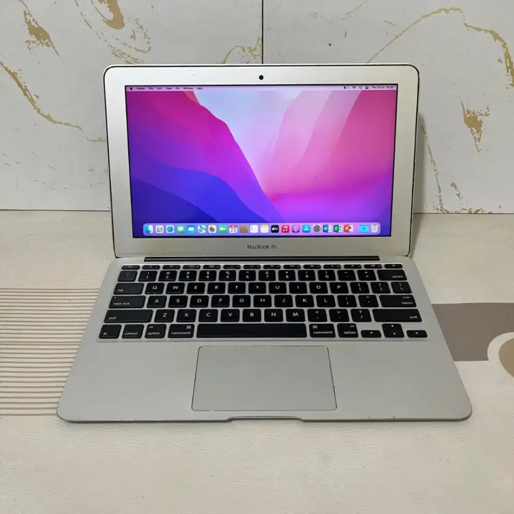 Forsale, Macbook Air 11-inch, Early 2015 - Layar 11.6 inch -SSD 256