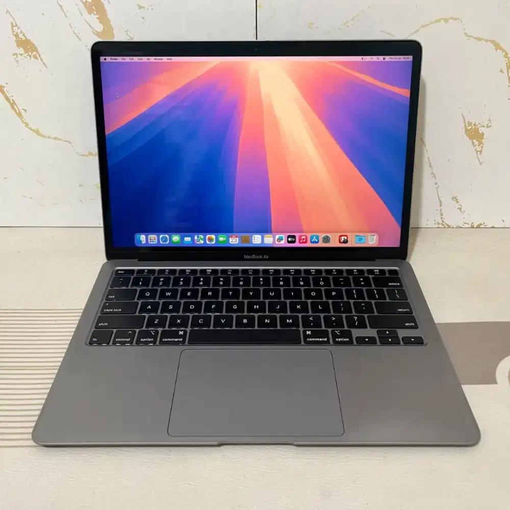 Forsale, Macbook Air 13-inch i7 2020 -Core i7 Quad-Core  -8GB-SSD 512
