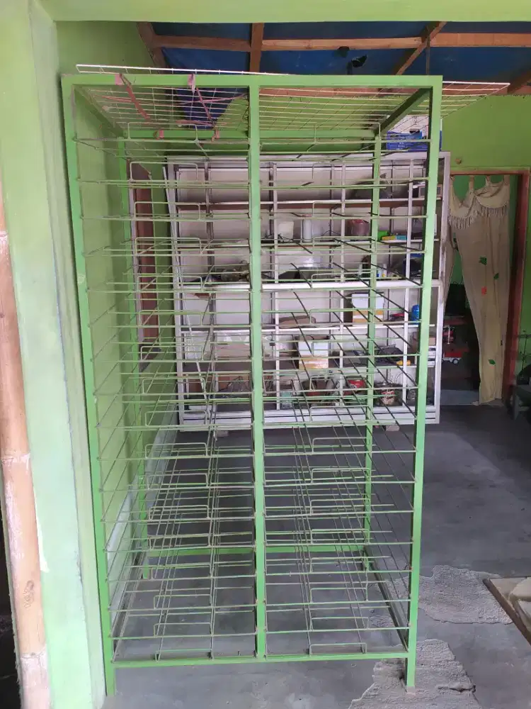 Rak kertas asturo