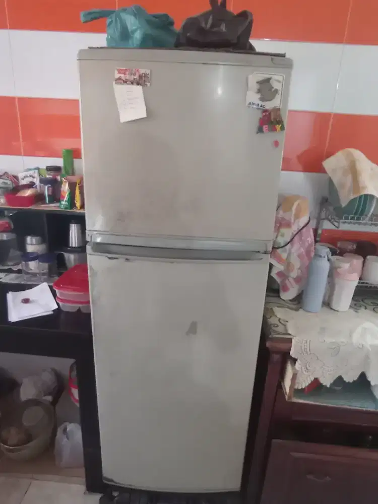 Kulkas bekas Mitsubishi 2 pintu