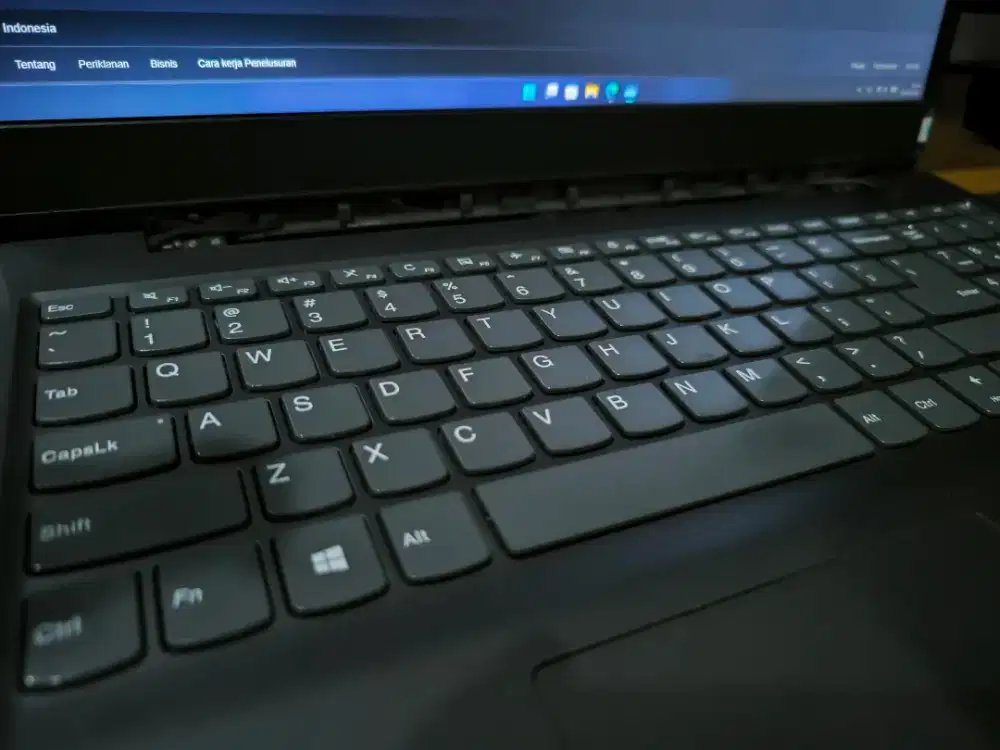 Laptop Lenovo V15 RAM 12Gb SSD 256Gb Ryzen 3 3250U