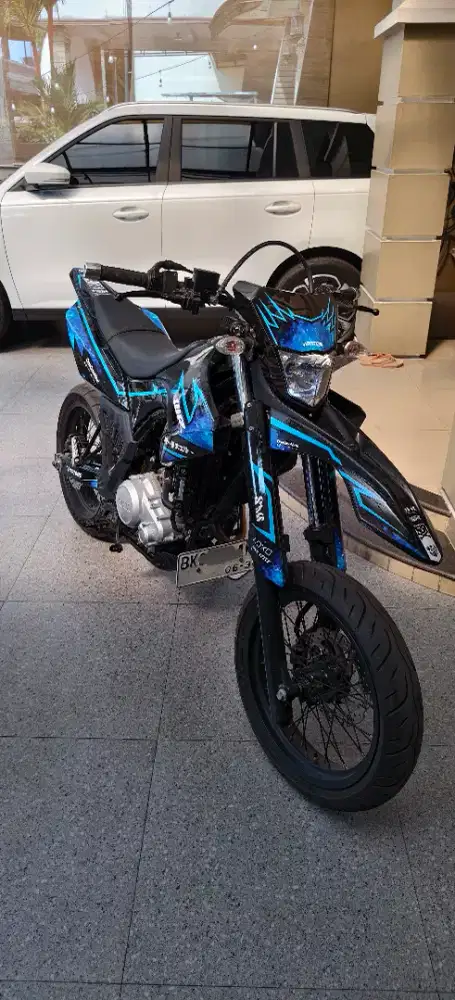 Yamaha WR155 supermoto