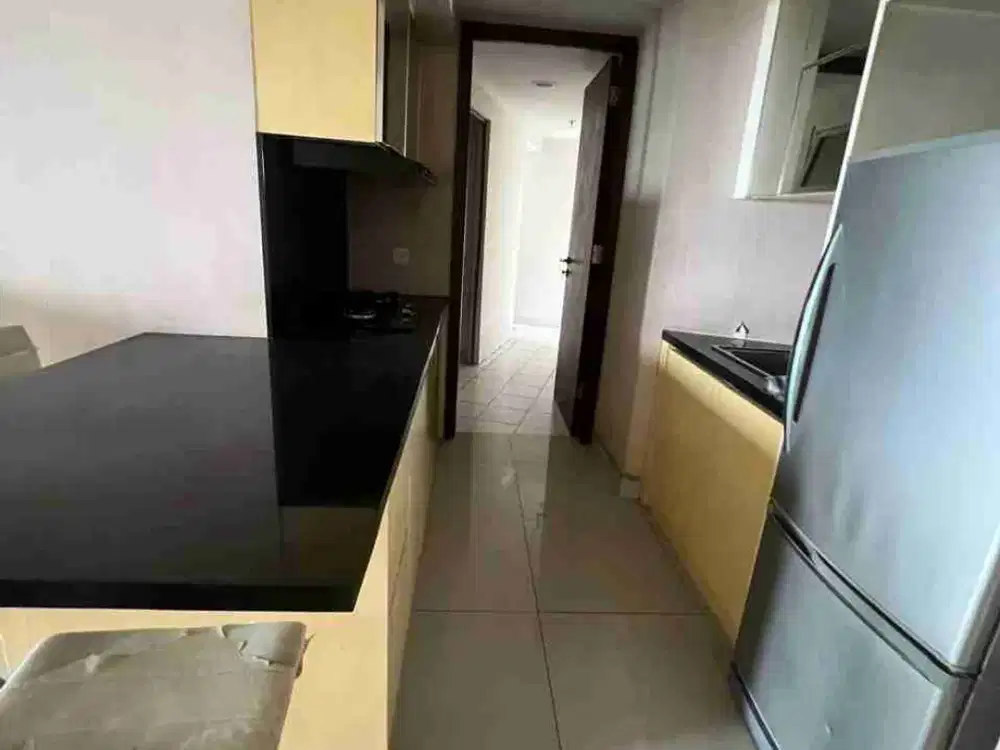 DIJUAL CEPAT Apartement Sherwood
Tower Regent 
Luas Bangunan : 94 meter 
Fully furnished
2+1BR
2+1KM