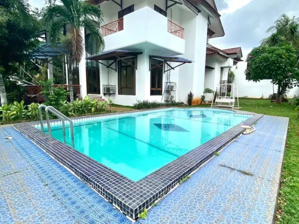 Disewakan Rumah mewah dengan kolam renang di Kemang Timur, Jakarta Selatan