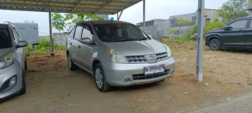Dijual Nissan Grand Livina SV MT 2009 Silver