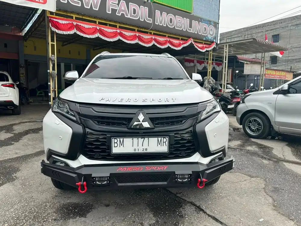 Dijual pajero sport dakar 2017 black interior