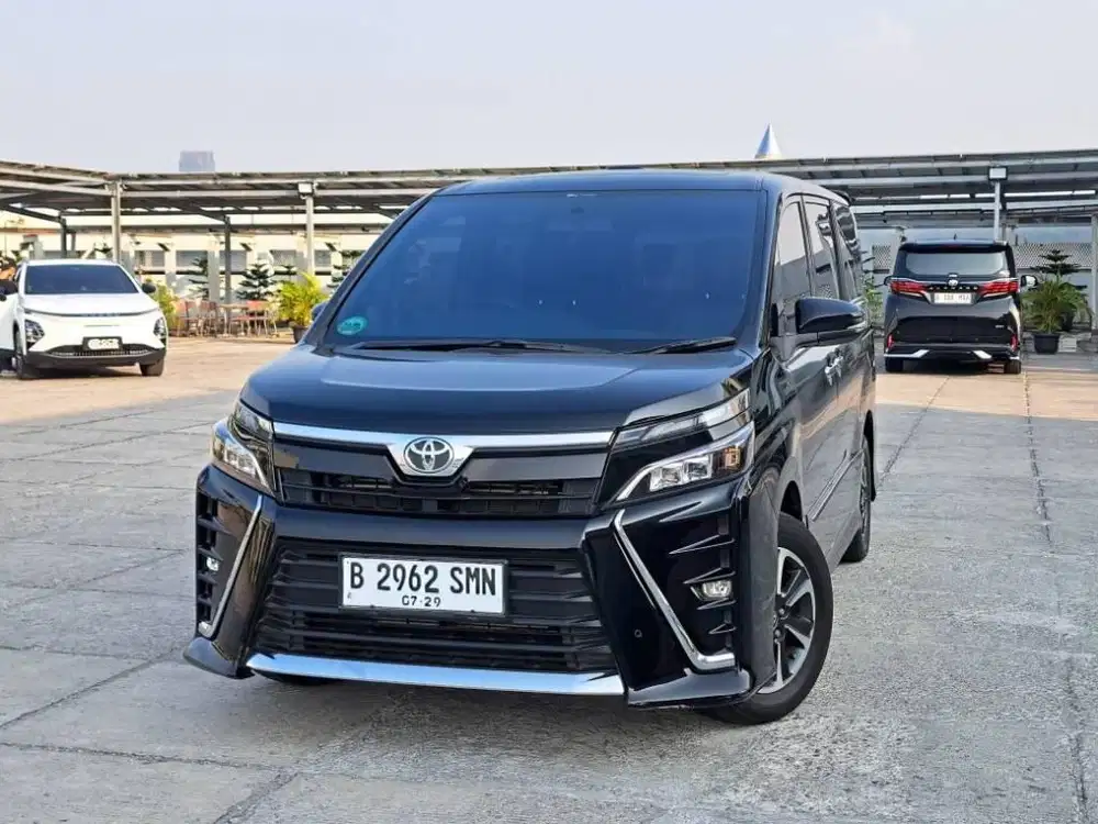 DP 25JT TOYOTA VOXY 2.0 AT MATIC AUTOMATIC 2019 HITAM SIAP PAKAI