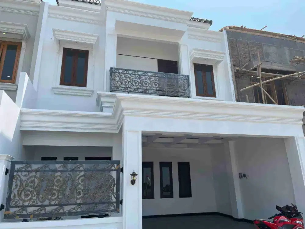 rumah mewah American style dekat Al Azhar solo baru
