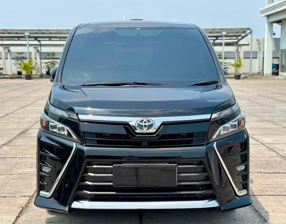 [DP 50JT] TOYOTA VOXY 2.0 AT 2021 HITAM ISTIMEWA TT 2022