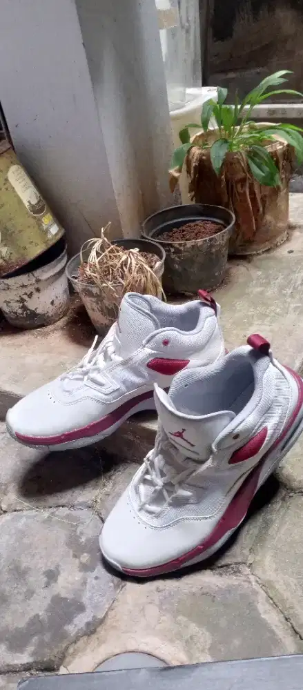 SEPATU NIKE BASKET JORDAN STAY LOYAL 3 WHITE RED ORIGINAL