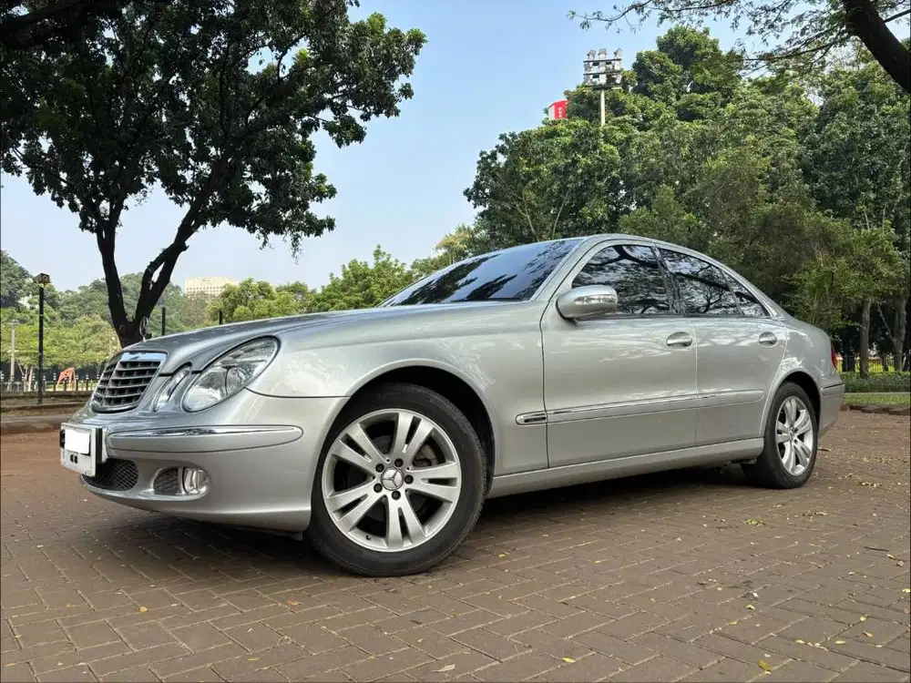Mercedes-Benz E260 Tahun 2003