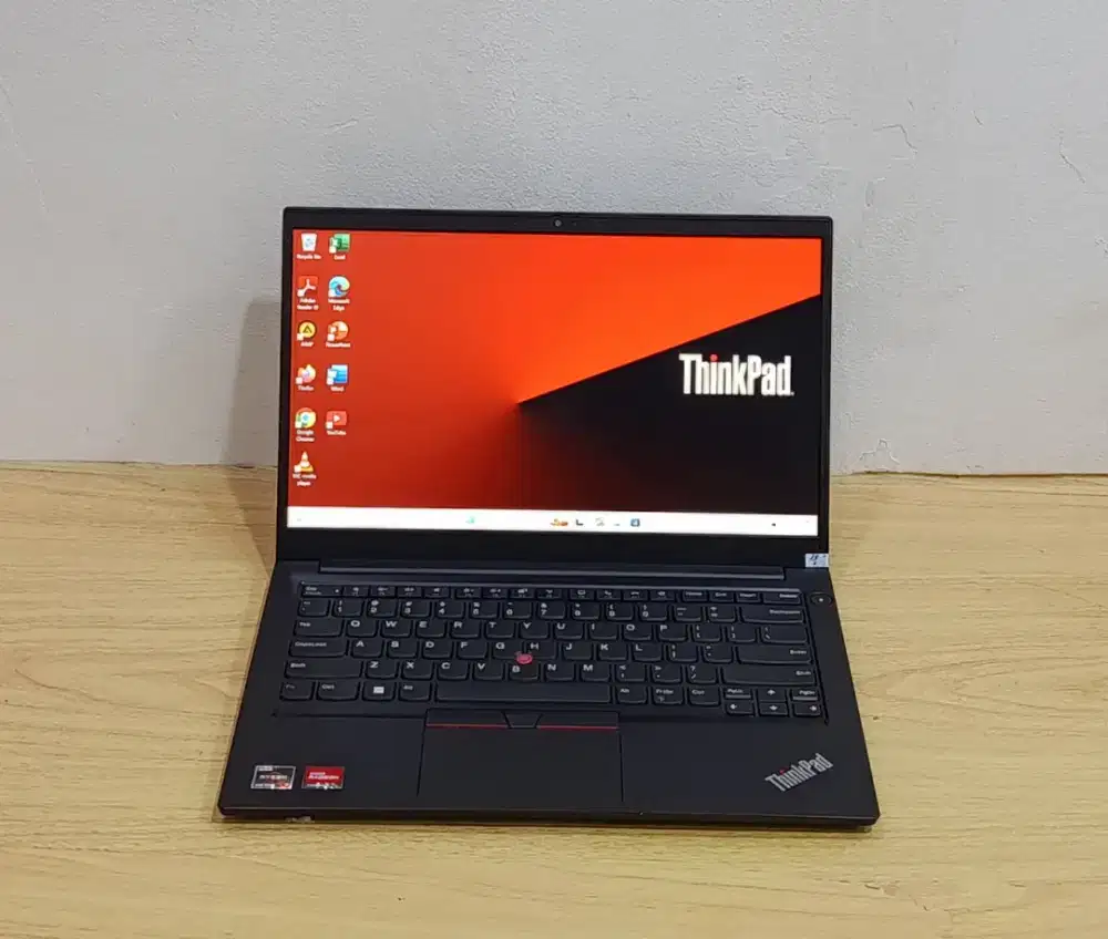 Laptop Lenovo ThinkPad E14 G3 AMD Ryzen 7-5700U RAM 16GB SSD 256GB