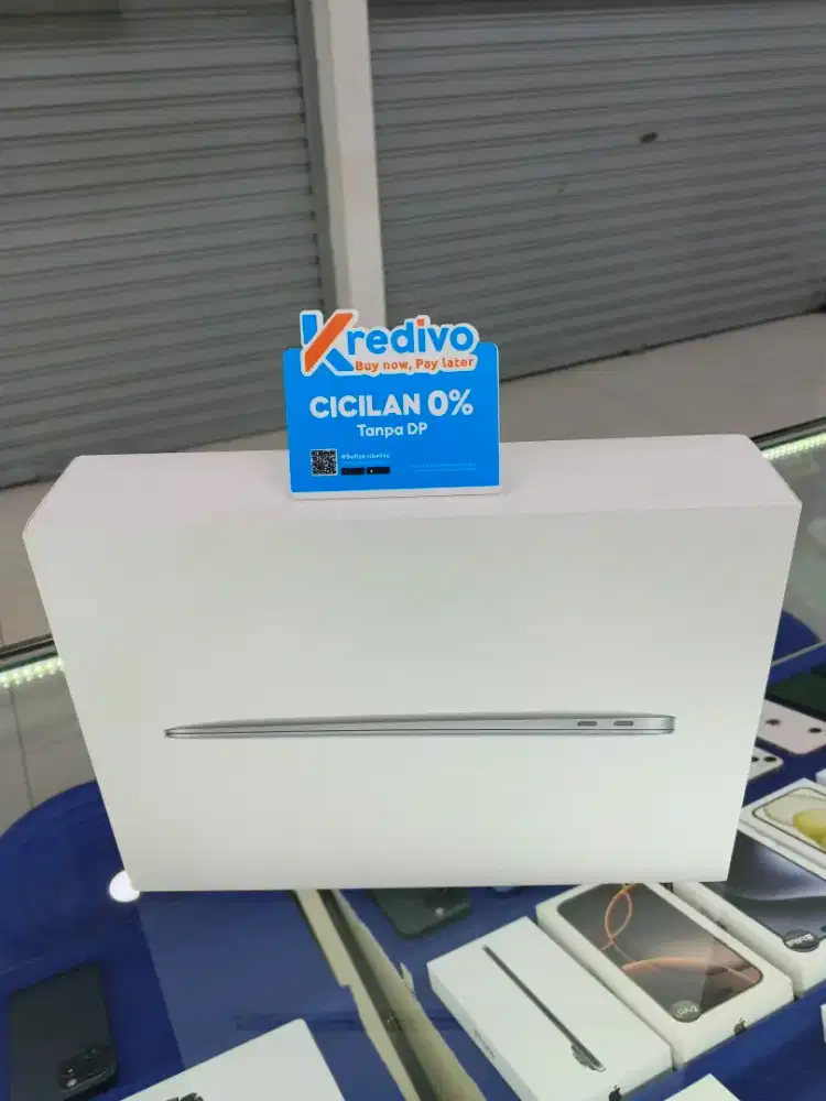 Macbook Air M1 8/256 GB