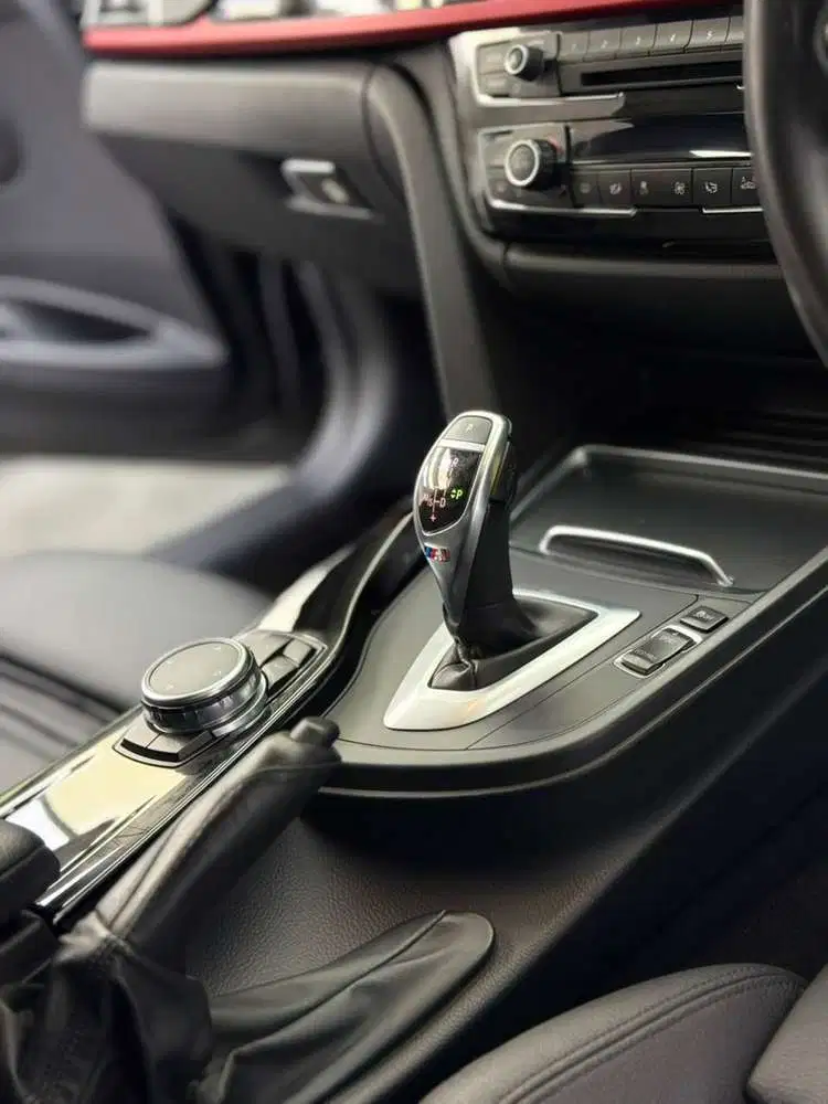 BMW 320i 2016 Bensin