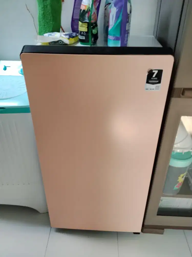Kulkas 1 Pintu merk Aqua