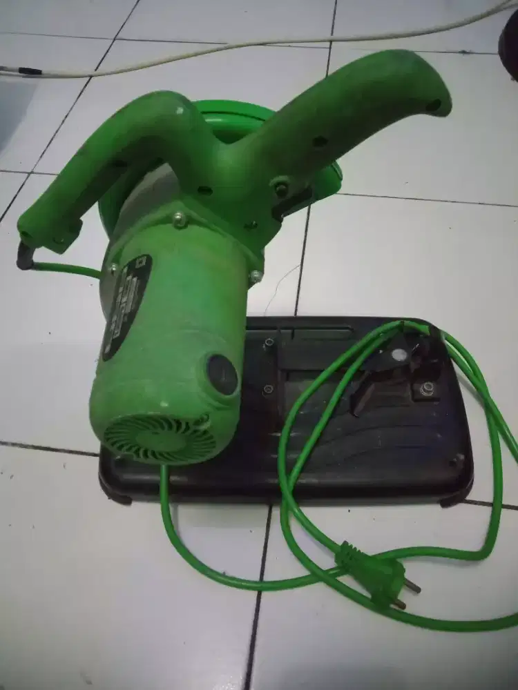 Mesin gerinda duduk
