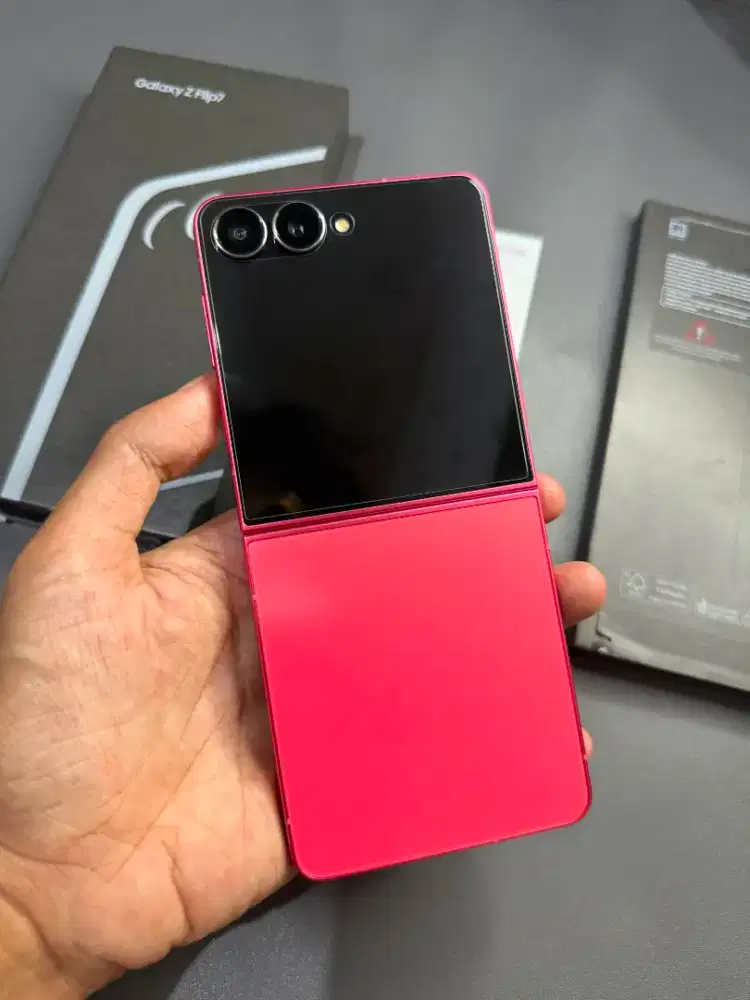 Samsung Galaxy Z Flip 7 12/256Gb Garansi Resmi SEIN
