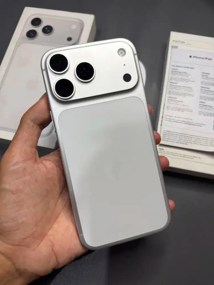 iPhone 17 Pro Max 256Gb iBox Garansi Aktif Sampai Maret 2027