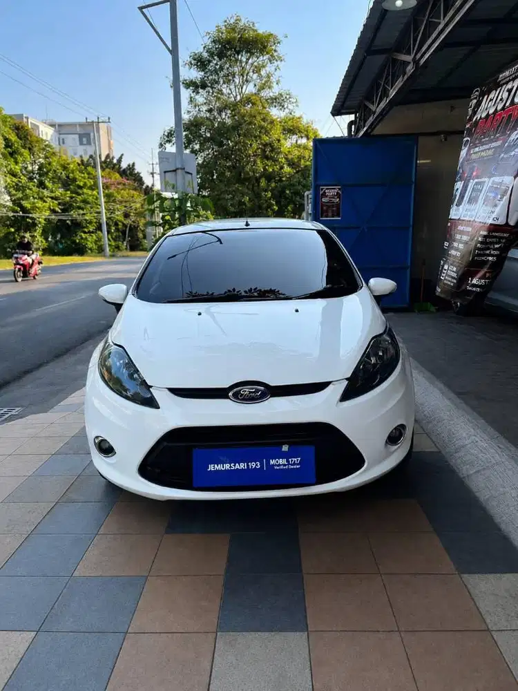 FORD 2013 FIESTA TREND 1.4 AT PUTIH
JL.RAYA JEMURSARI MOBIL 1717
