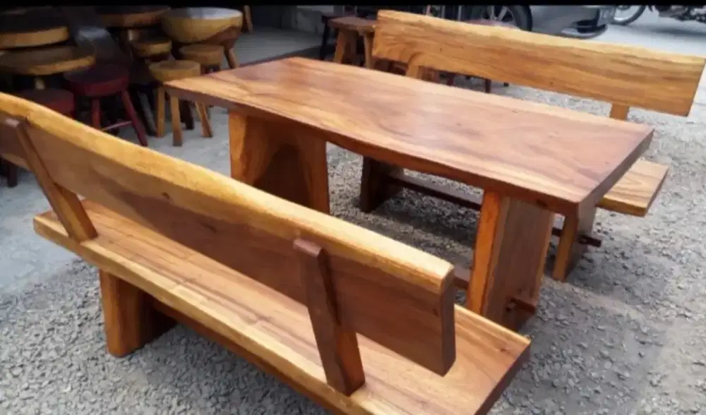 Set Meja Makan 2 bangku sandaran kayu utuh