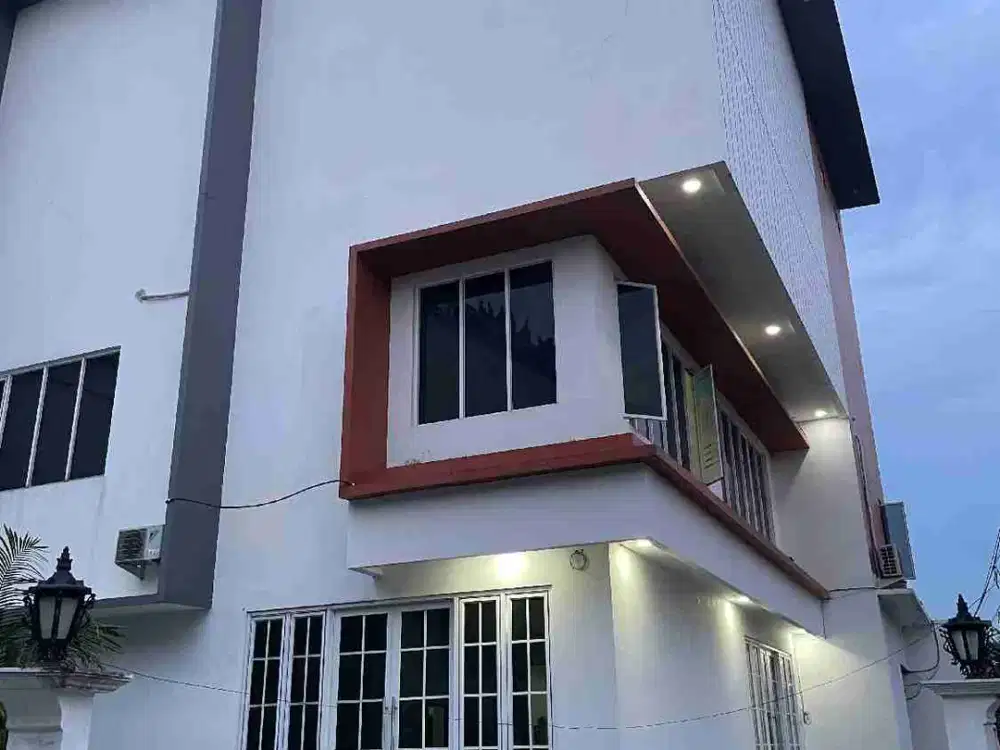 JUAL RUMAH AKSES LRT HARJAMUKTI LEUWINANGGUNG CIBUBUR SHM BANGUNAN 2 LANTAI RAPI SIAP HUNI FASILITAS LENGKAP DIDALAM RUMAH