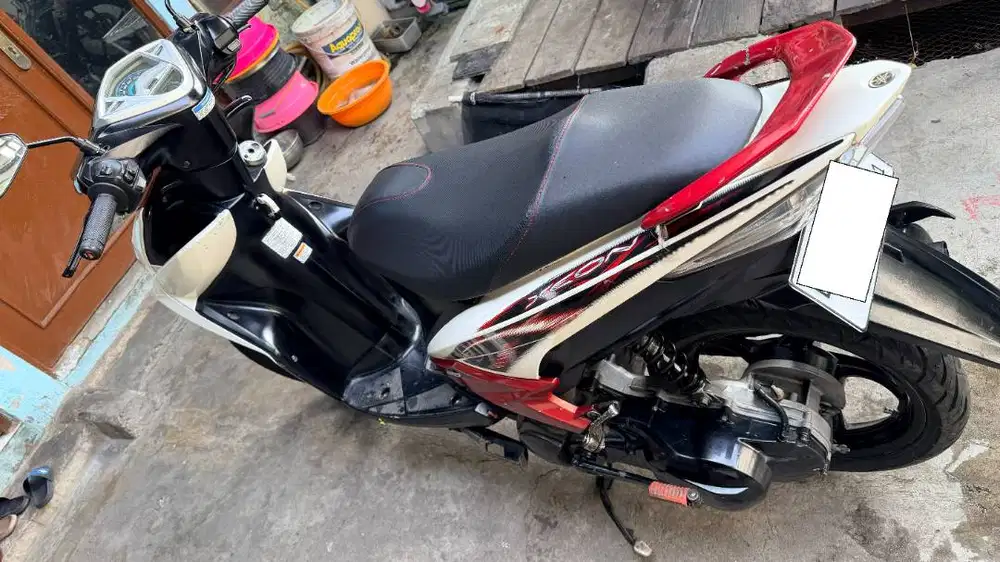 Yamaha Xeon Karbu 2012 Putih-Merah