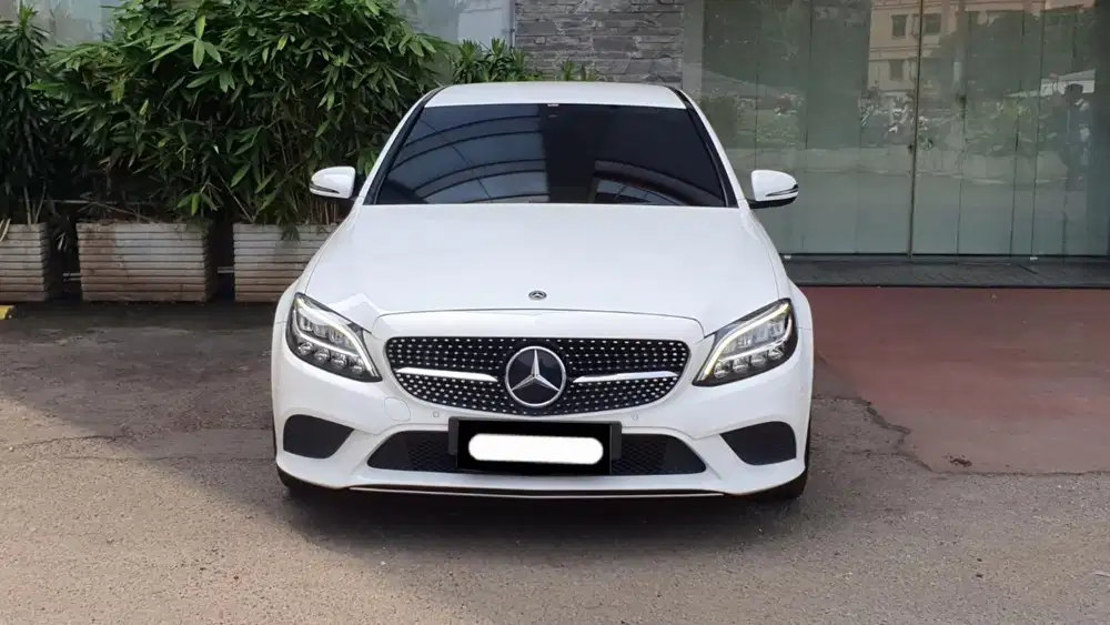 Km 37rb mercedes benz mercy c200 avantgarde line 2019 putih