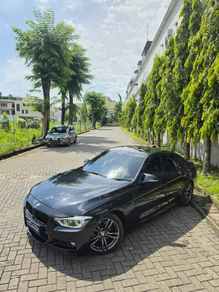 Bmw 330i lci msport last edition 2018 / 2019 A/T Hitam