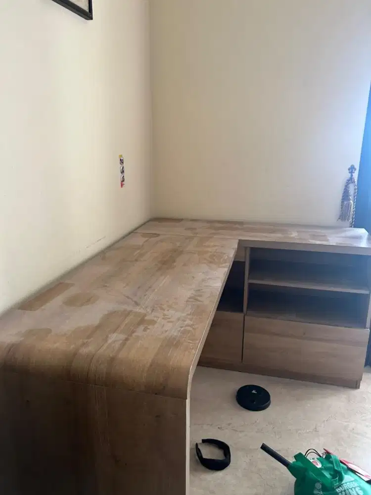 MEJA BENTUK L DEKORUMA JUAL MURAH BUAT GAMING COCOK