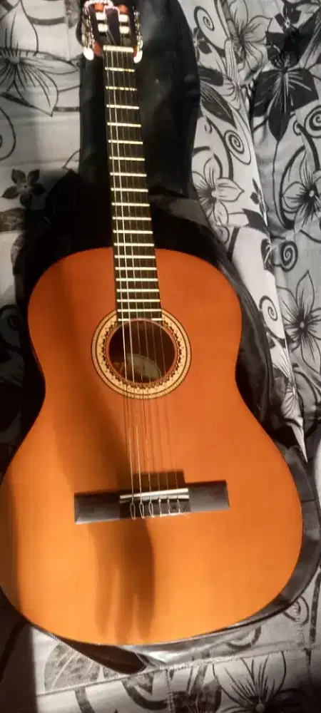 Gitar Klasik Valencia
