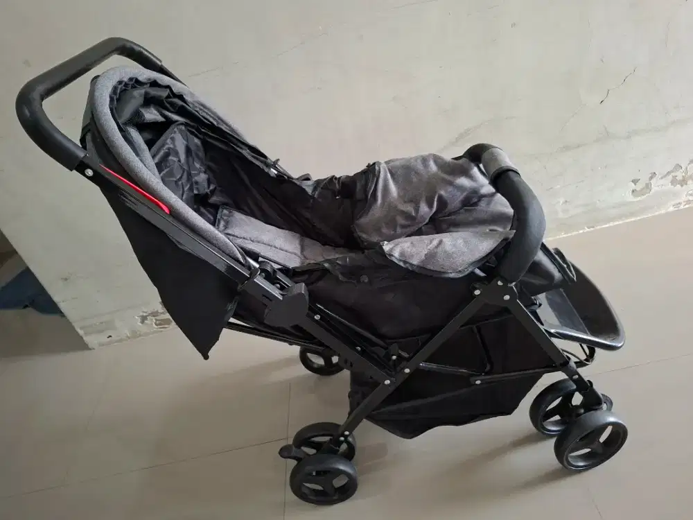 Stroller bayi merk beige