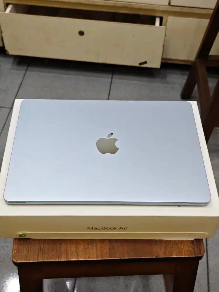 Macbook Air M4 13 16/256 Gb iBox