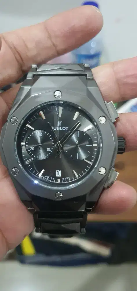 Jam tangan Pria Modern