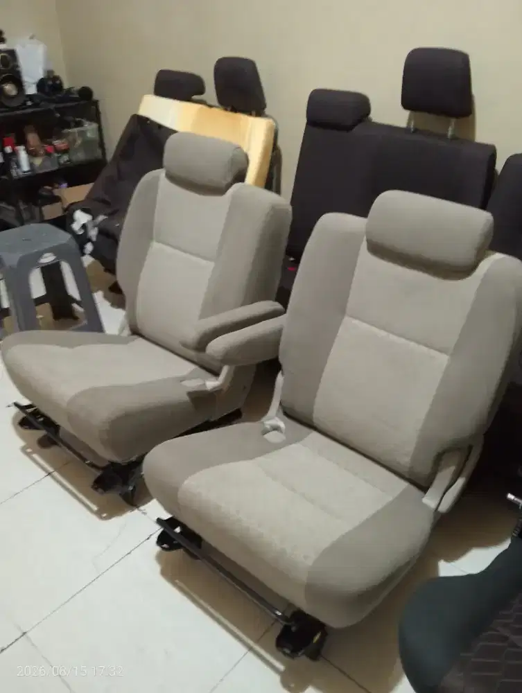 Jok tengah captain seat Innova 2015