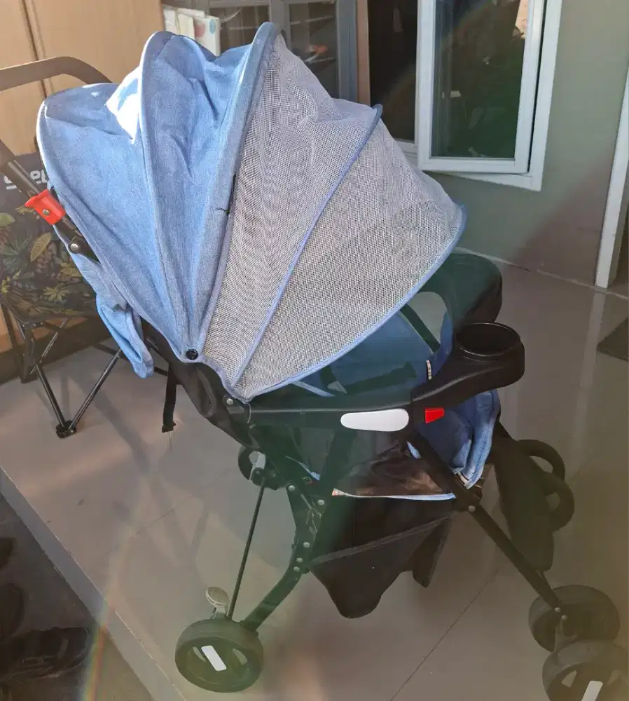 Stroler bayi warna biru
