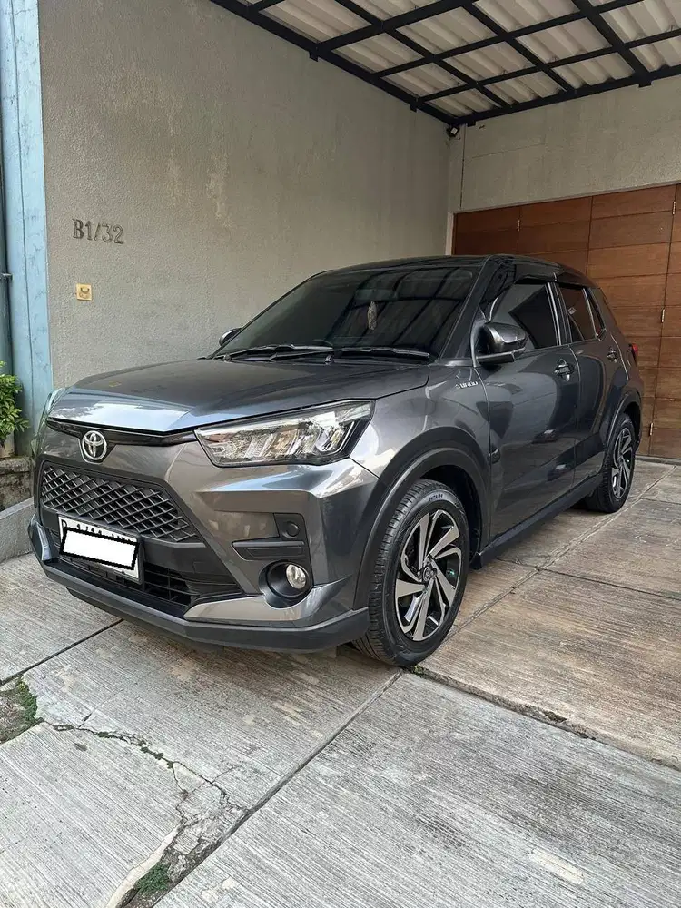 Toyota Raize Turbo 1.0 CVT Tahun 2022 Grey Metallic Sangat Terawat