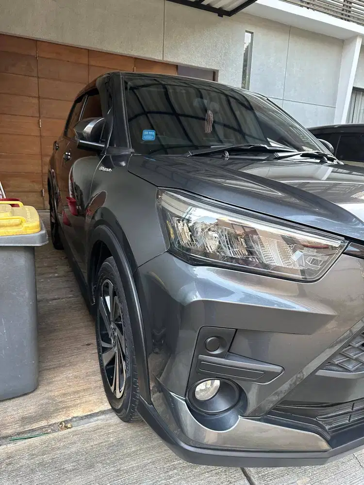 Toyota Raize Turbo 1.0 CVT Tahun 2022 Grey Metallic Sangat Terawat